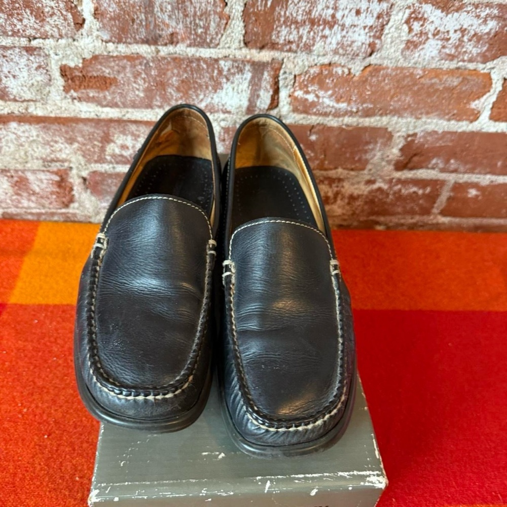 Johnston & Murphy Black Leather Slip-On Loafers